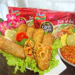 LUMPIA ISI INDOMIE TOM YUM SEAFOOD DENGAN SAMBAL NANAS